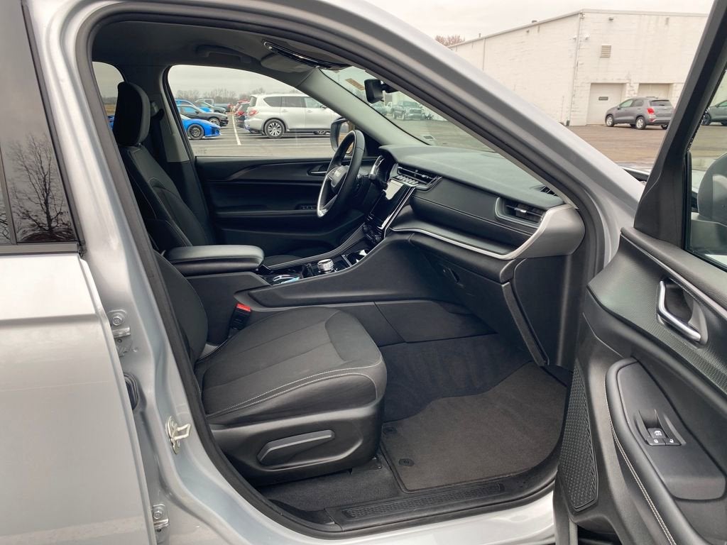 2023 Jeep Grand Cherokee L Laredo