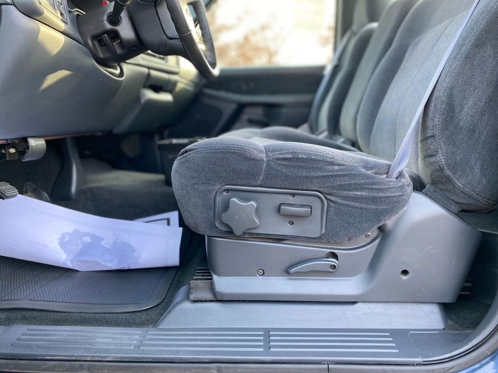 2000 Chevrolet Silverado 1500 LS