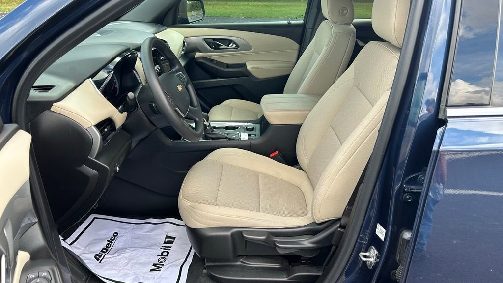 2022 Chevrolet Traverse LS