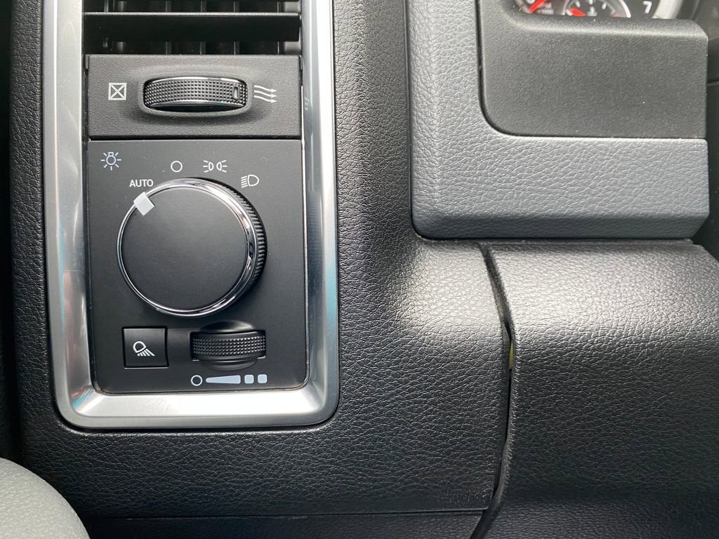 2020 RAM 1500 Classic SLT